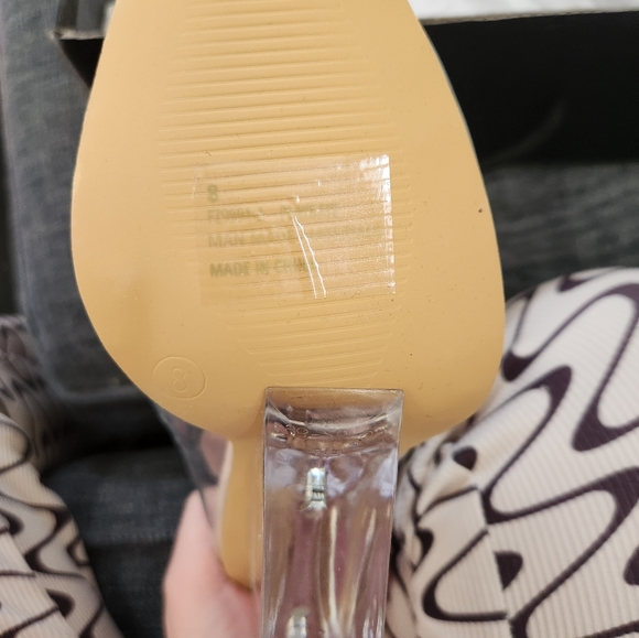 Glass edge heeled sandal fashion nova - Picture 4 of 4